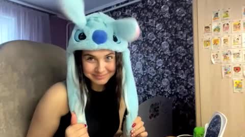 Nikki online show from 10/08/25, 10:24