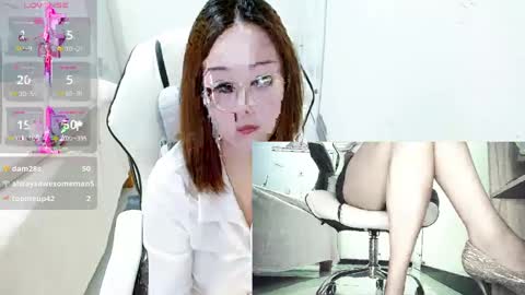 Snapshot of coco_coo chatting on 01/05/25, 03:11 coco online show from 01/05/25, 03:11