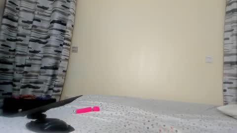 coco_leila online show from 01/16/25, 09:05