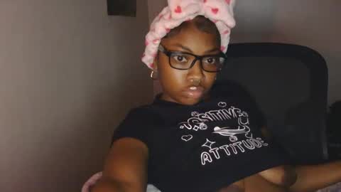 Snapshot of cocochanel197941 chatting on 12/14/25, 09:14 chanel online show from 12/14/25, 09:14