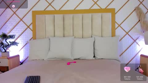 Snapshot of cocodamore1 chatting on 10/18/25, 11:44 online show from 10/18/25, 11:44