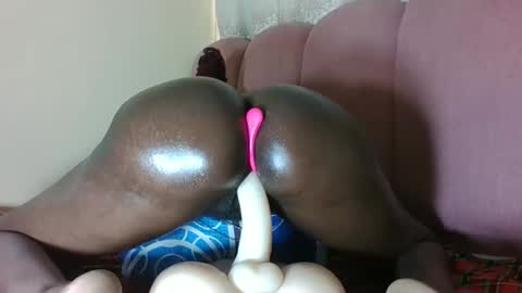 Mila independent model online show from 04/11/26, 07:13