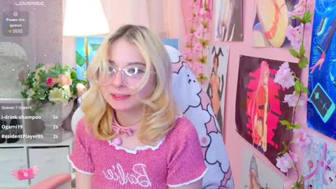 Mia online show from 01/22/25, 03:09