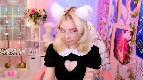 Mia online show from 03/09/25, 11:03