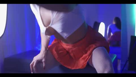 Snapshot of coconutcatin chatting on 02/14/26, 05:43 Coconutcatin online show from 02/14/26, 05:43