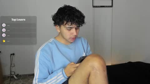 Snapshot of cody_evanss chatting on 09/17/25, 01:18 cody online show from 09/17/25, 01:18