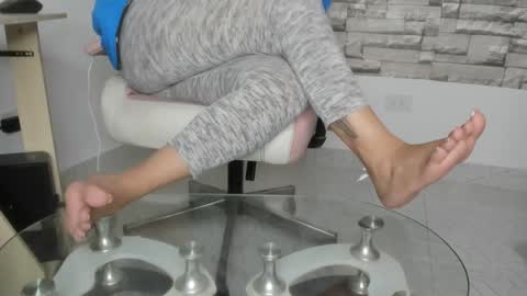 Snapshot of coffee_hot chatting on 01/11/25, 06:35 laurita online show from 01/11/25, 06:35