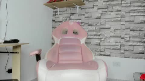 Snapshot of coffee_hot chatting on 01/15/25, 05:15 laurita online show from 01/15/25, 05:15