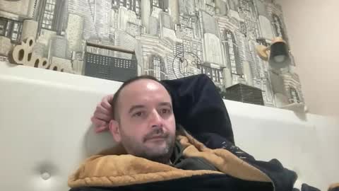 colambus83 online show from 03/19/26, 04:11