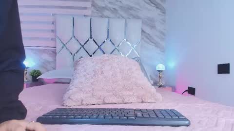 colett online show from 11/29/25, 11:57