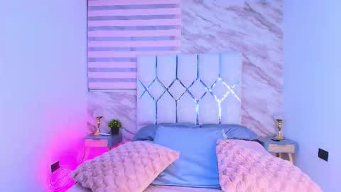 colett online show from 03/27/26, 12:05