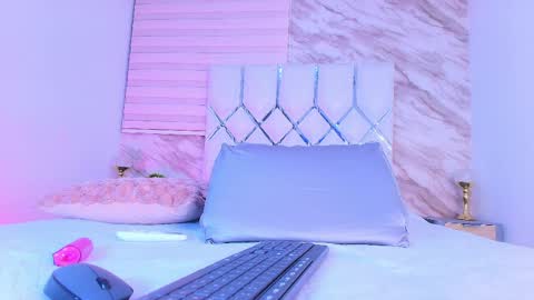 colett online show from 04/11/26, 11:58