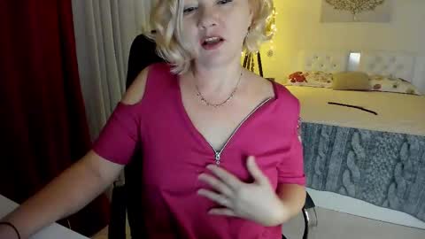 Snapshot of colette1w chatting on 11/20/25, 03:12 Olga. online show from 11/20/25, 03:12