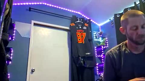 colevan2390 online show from 11/22/25, 09:25