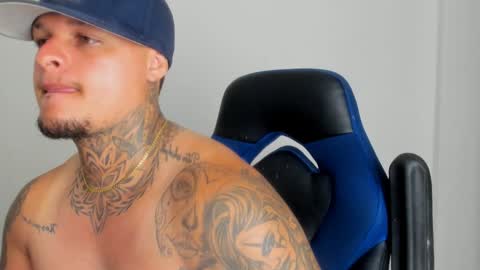 Snapshot of colin_prince2 chatting on 01/08/25, 05:27 COLIN online show from 01/08/25, 05:27