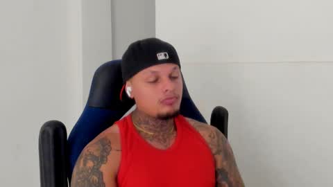 Snapshot of colin_prince2 chatting on 01/27/25, 01:19 COLIN online show from 01/27/25, 01:19