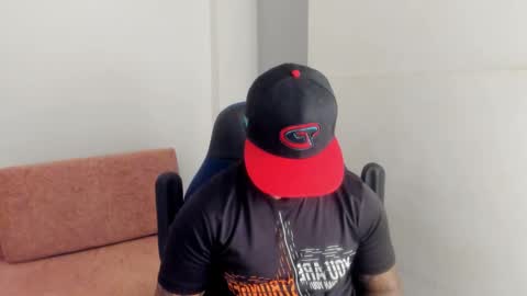 Snapshot of colin_prince2 chatting on 02/25/25, 06:20 COLIN online show from 02/25/25, 06:20