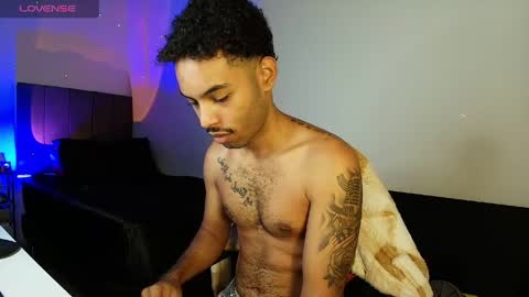 Snapshot of colinlatinbrown chatting on 04/18/26, 12:31 IG online show from 04/18/26, 12:31