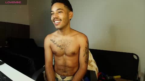 Snapshot of colinlatinbrown chatting on 04/19/26, 02:05 IG online show from 04/19/26, 02:05