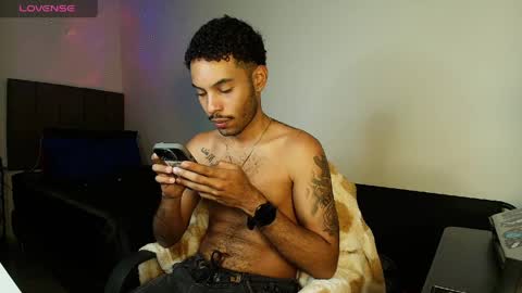 Snapshot of colinlatinbrown chatting on 04/23/26, 06:21 IG online show from 04/23/26, 06:21