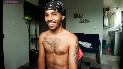 Snapshot of colinlatinbrown chatting on 04/30/26, 06:14 IG online show from 04/30/26, 06:14