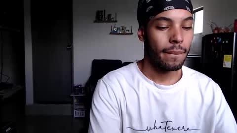 Snapshot of colinlatinbrown chatting on 05/07/26, 05:18 IG online show from 05/07/26, 05:18
