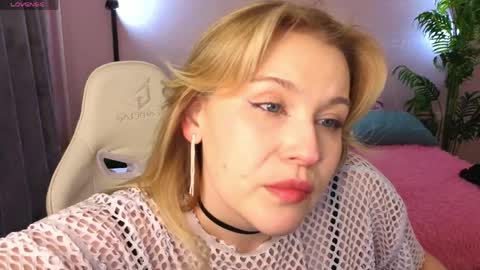 Snapshot of colleen_blake chatting on 04/21/26, 05:17 Collen Mon Tue Wed Thu Fri GMT 3 0300am - 0900am online show from 04/21/26, 05:17