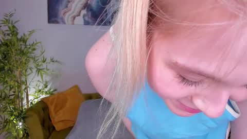 Snapshot of colleen_blake chatting on 06/04/26, 05:30 Collen Mon Tue Wed Thu Fri GMT 3 0300am - 0900am online show from 06/04/26, 05:30