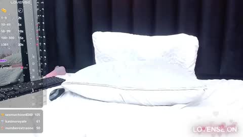 Snapshot of colombia_mommy_ chatting on 12/30/24, 03:13 GRETCHEN online show from 12/30/24, 03:13