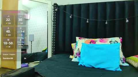 Snapshot of colombia_mommy_ chatting on 02/14/25, 12:25 GRETCHEN online show from 02/14/25, 12:25
