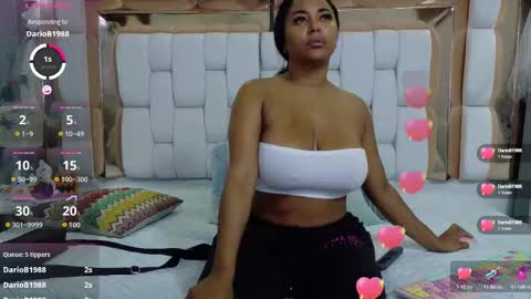 Snapshot of colombia_mommy_ chatting on 10/12/25, 12:04 GRETCHEN online show from 10/12/25, 12:04