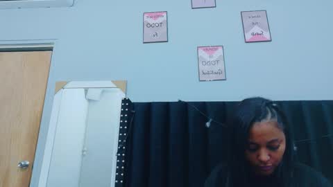 Snapshot of colombia_mommy_ chatting on 11/21/25, 12:37 GRETCHEN online show from 11/21/25, 12:37