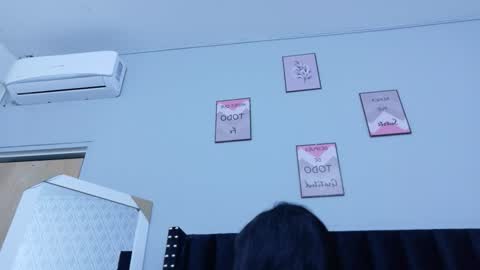 Snapshot of colombia_mommy_ chatting on 12/05/25, 12:14 GRETCHEN online show from 12/05/25, 12:14