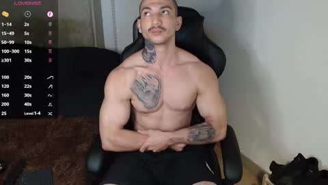 Snapshot of colombianmuscle8 chatting on 02/11/25, 03:50 colombianmuscle8 online show from 02/11/25, 03:50