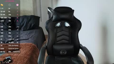 Snapshot of colombianmuscle8 chatting on 02/23/25, 08:00 colombianmuscle8 online show from 02/23/25, 08:00