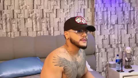 Jhoan online show from 09/16/25, 02:45