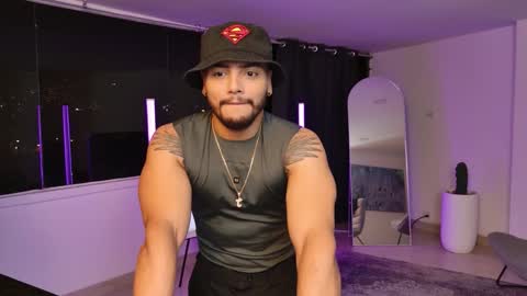 Jhoan online show from 11/11/25, 04:34