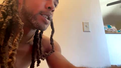 Snapshot of columbusohio614 chatting on 12/06/24, 04:06 Heavyd614 online show from 12/06/24, 04:06