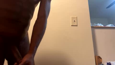 Snapshot of columbusohio614 chatting on 02/13/25, 03:39 Heavyd614 online show from 02/13/25, 03:39