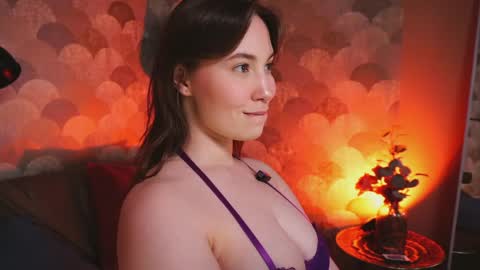 Snapshot of come_in_bed chatting on 05/17/26, 02:02 Audrey online show from 05/17/26, 02:02
