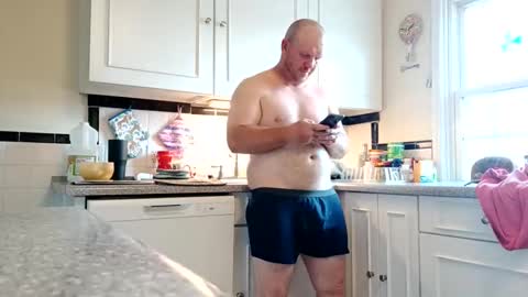 comegetmeinthemorning online show from 04/09/26, 08:03