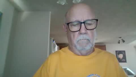 Snapshot of comeonmymouth chatting on 01/17/25, 09:17 comeonmymouth online show from 01/17/25, 09:17