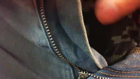 Snapshot of comox1961 chatting on 02/24/25, 02:19 comox online show from 02/24/25, 02:19