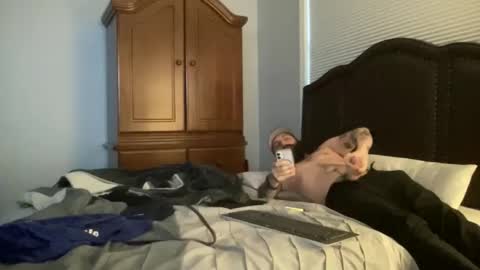 Snapshot of concentralized chatting on 11/10/25, 01:10 Matt online show from 11/10/25, 01:10