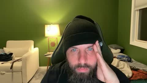 Snapshot of concentralized chatting on 12/05/25, 12:41 Matt online show from 12/05/25, 12:41