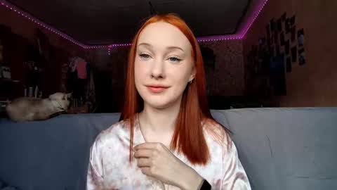 Lia online show from 12/15/25, 07:01