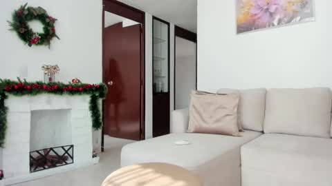 Snapshot of conie28_ chatting on 12/15/25, 07:18 conie28 online show from 12/15/25, 07:18