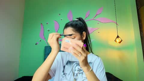 C O N N I E online show from 11/28/25, 02:53