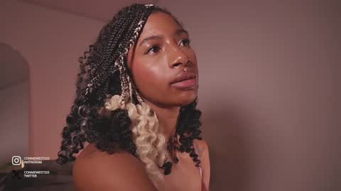 Snapshot of connie_west0 chatting on 12/10/24, 01:11 independent model online show from 12/10/24, 01:11