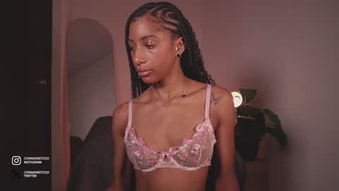 Snapshot of connie_west0 chatting on 12/13/24, 09:52 independent model online show from 12/13/24, 09:52